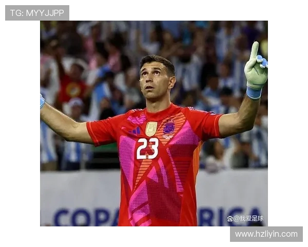 马丁内斯：从足球场上的明星到生活中的励志榜样